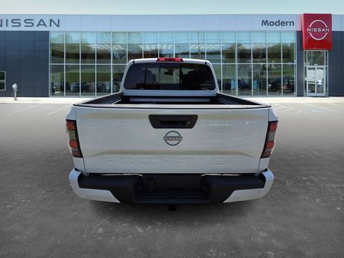 New 2025 Nissan Frontier SV w/ SV Convenience Package image 6