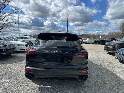 Used 2017 Porsche Cayenne Platinum Edition AWD/4WD image 6