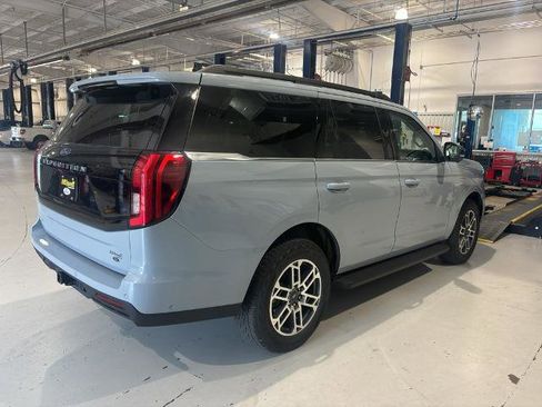 Certified 2025 Ford Expedition Active AWD/4WD image 5