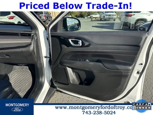 Used 2024 Jeep Compass Trailhawk image 16