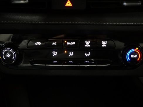 Used 2023 Buick Envision Preferred image 19