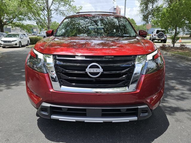 Used 2025 Nissan Pathfinder Platinum AWD/4WD image 8