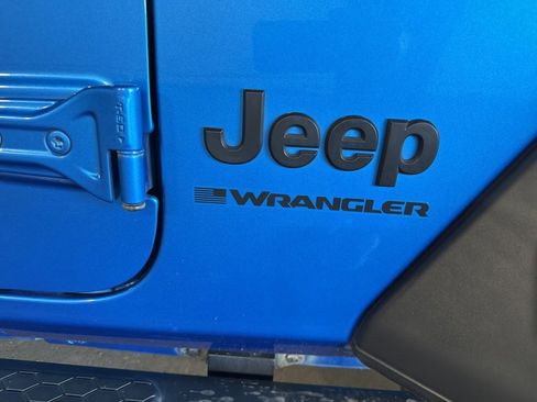 Used 2023 Jeep Wrangler Sport S image 7