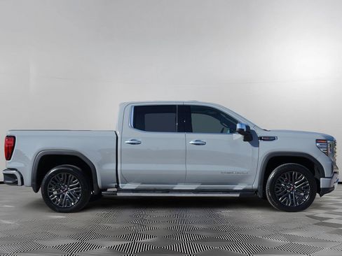 Used 2024 GMC Sierra 1500 Denali w/ Technology Package AWD/4WD image 4