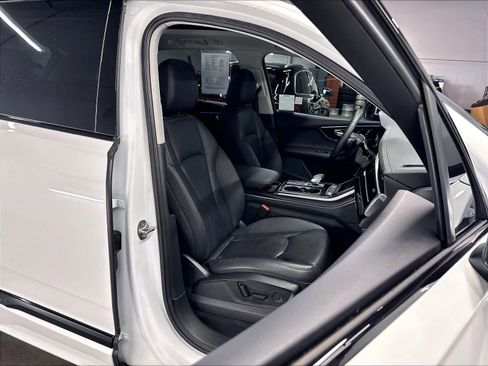 Used 2023 Audi Q7 3.0T Premium Plus w/ Premium Plus Package AWD/4WD image 10