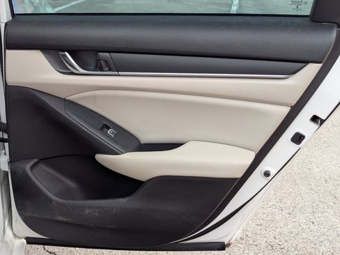 Certified 2018 Honda Accord LX image 25