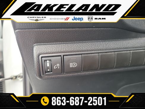 Used 2023 Toyota Corolla LE FWD image 31
