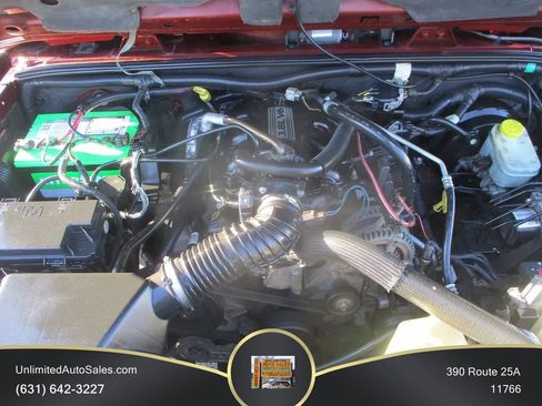 Used 2008 Jeep Wrangler Unlimited Sahara w/ Dual Top Group AWD/4WD image 12