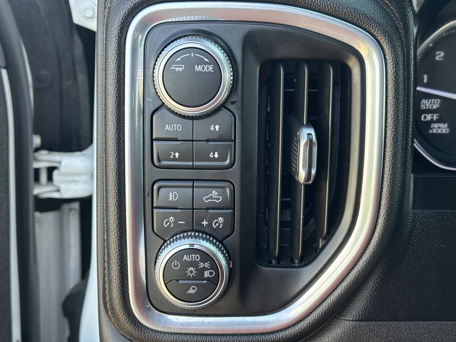 Used 2021 GMC Sierra 1500 AT4 w/ AT4 Premium Package AWD/4WD image 19