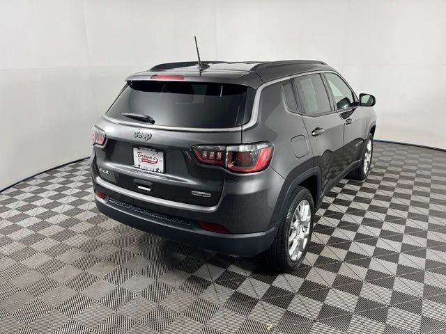 Used 2023 Jeep Compass Latitude AWD/4WD image 7