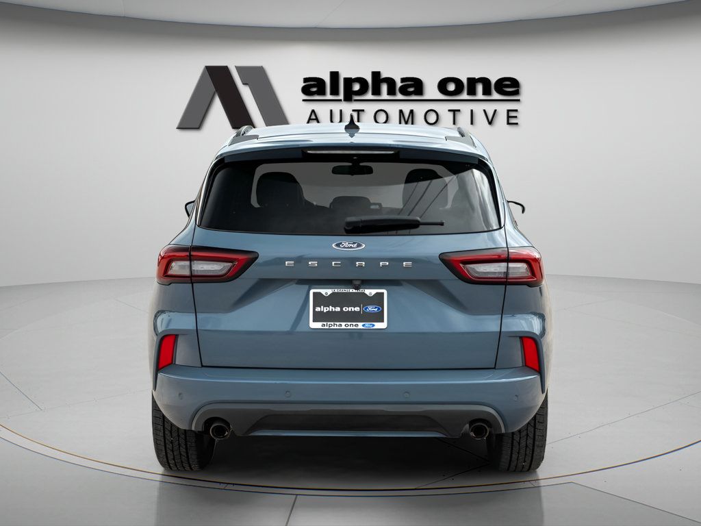 Used 2024 Ford Escape ST-Line w/ Tech Pack #1 FWD image 8