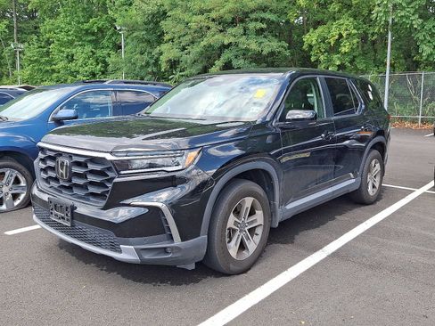 Used 2025 Honda Pilot EX-L image 3
