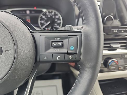 Used 2024 Nissan Pathfinder SL w/ SL Premium Package image 23