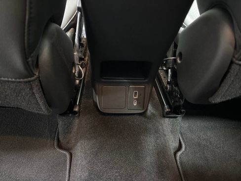 Used 2024 Buick Encore GX Preferred AWD/4WD image 32