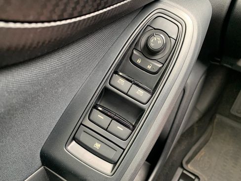 Used 2021 Subaru Crosstrek 2.0i image 19