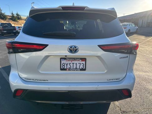 Used 2022 Toyota Highlander Limited AWD/4WD image 6