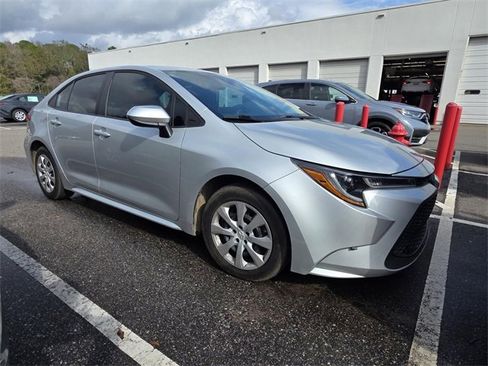 Used 2022 Toyota Corolla LE image 1