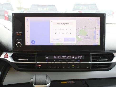 Used 2025 Toyota Sienna XLE image 13