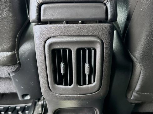 Used 2020 Jeep Compass Latitude w/ Popular Equipment Group image 17