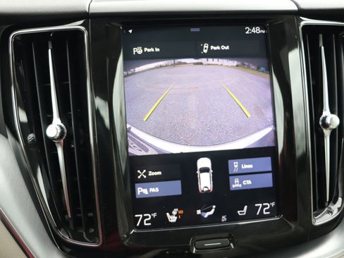 Used 2019 Volvo XC60 T6 Momentum w/ Premium Package image 20