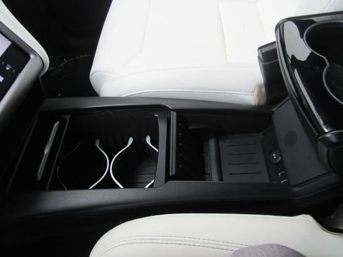 Used 2018 Tesla Model X 100D image 47