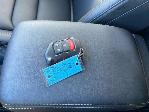 Used 2025 Jeep Wrangler Unlimited Sahara w/ Safety Group AWD/4WD image 30