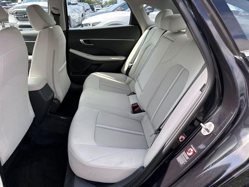 Used 2023 Hyundai Sonata SEL w/ Preferred Accessory Package FWD image 12