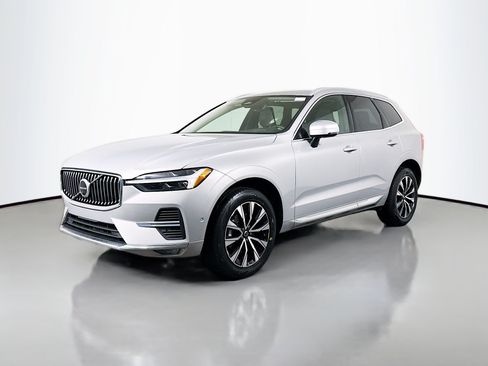 Used 2023 Volvo XC60 B5 Plus FWD image 4