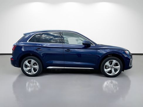 Used 2023 Audi Q5 2.0T Premium Plus w/ Premium Plus Package AWD/4WD image 2