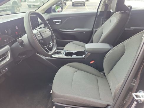 Used 2025 Kia K4 FWD image 16