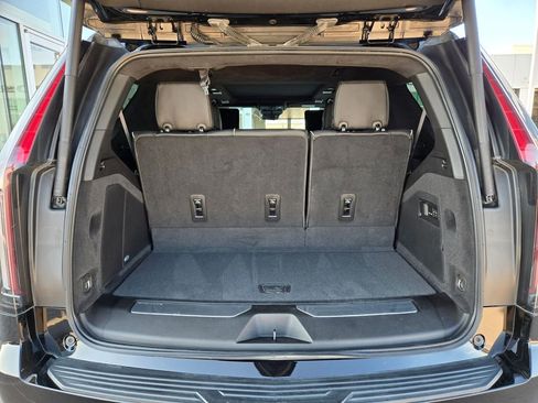 Used 2023 Cadillac Escalade Sport Platinum w/ LPO, ONYX Package image 33