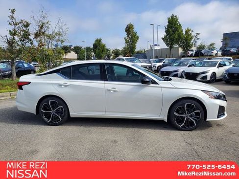 New 2025 Nissan Altima 2.5 SR w/ SR Premium Package image 2