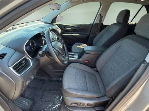 Used 2024 Chevrolet Equinox LT AWD/4WD image 18