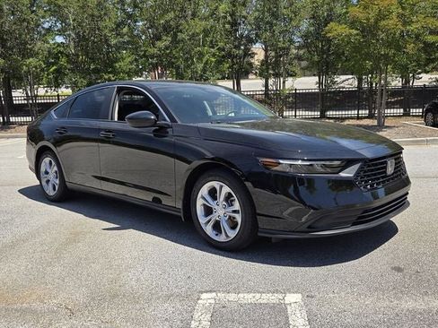 Used 2025 Honda Accord LX image 7