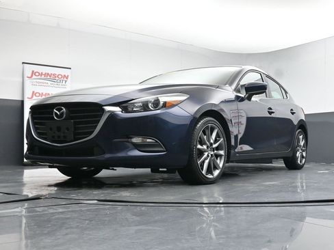 Used 2018 MAZDA MAZDA3 Touring image 38
