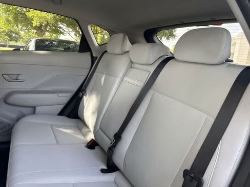 Used 2025 Hyundai Kona SE FWD image 22