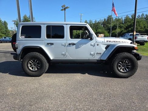 Used 2024 Jeep Wrangler Unlimited Rubicon 392 AWD/4WD image 32