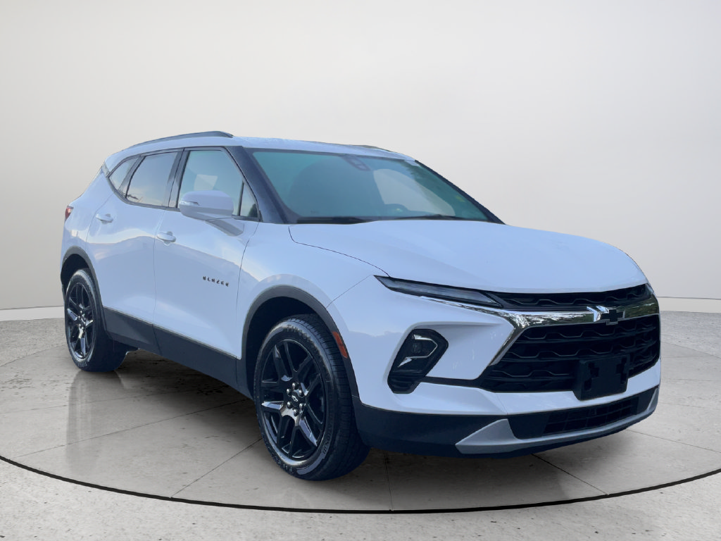 Used 2024 Chevrolet Blazer LT w/ LPO, Floor Liner Package FWD image 1