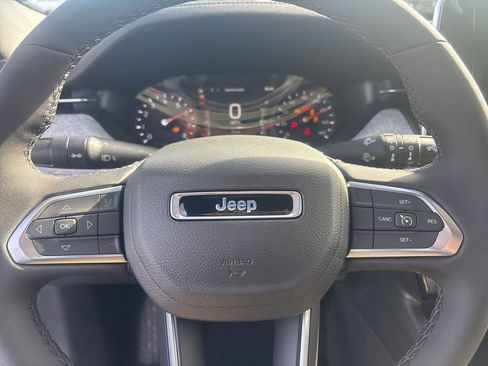 New 2026 Jeep Compass Latitude image 11