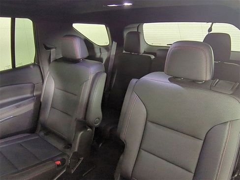 Certified 2025 Chevrolet Traverse Z71 w/ Driver Confidence Package image 25