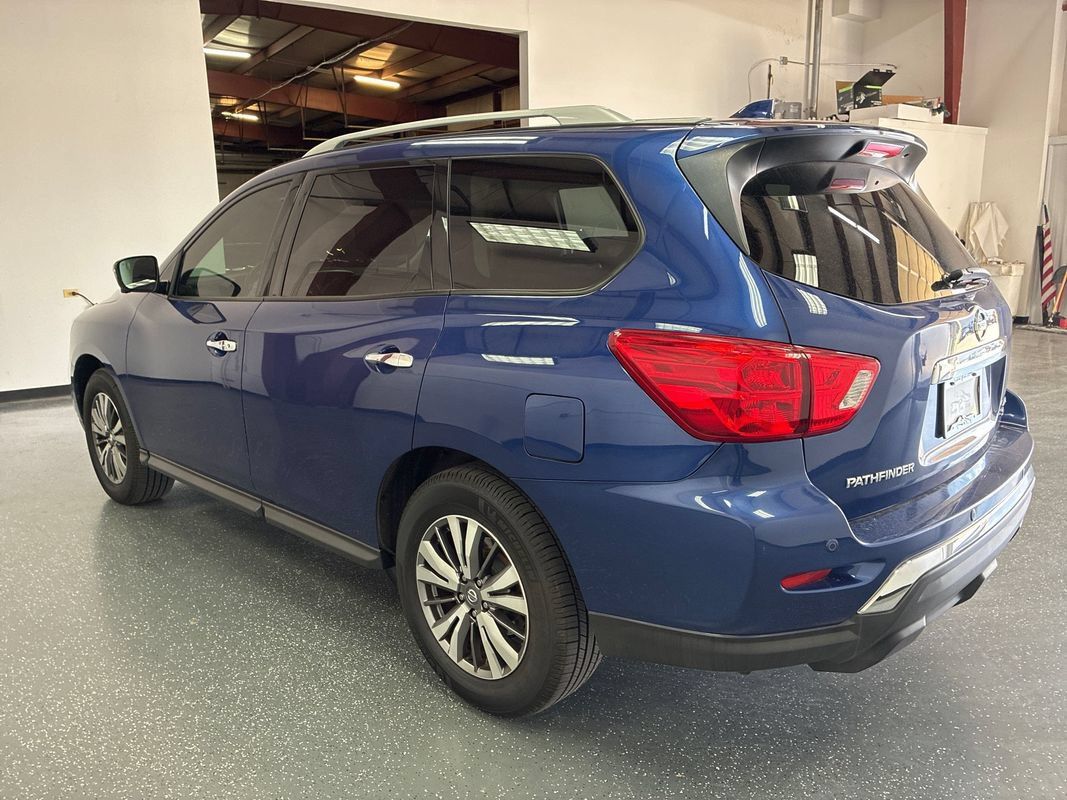 Used 2020 Nissan Pathfinder SL AWD/4WD image 6
