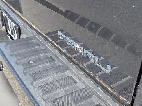 Used 2018 GMC Sierra 1500 Denali image 8