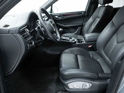 Certified 2026 Porsche Macan AWD/4WD image 23