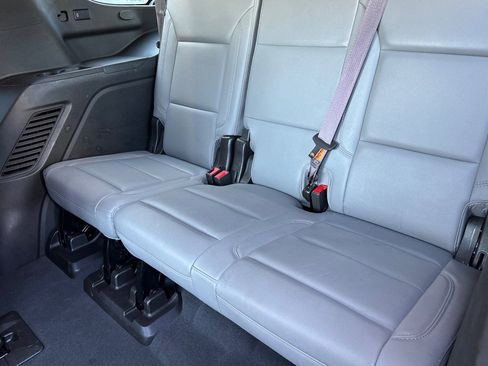 Used 2023 GMC Yukon SLT image 17