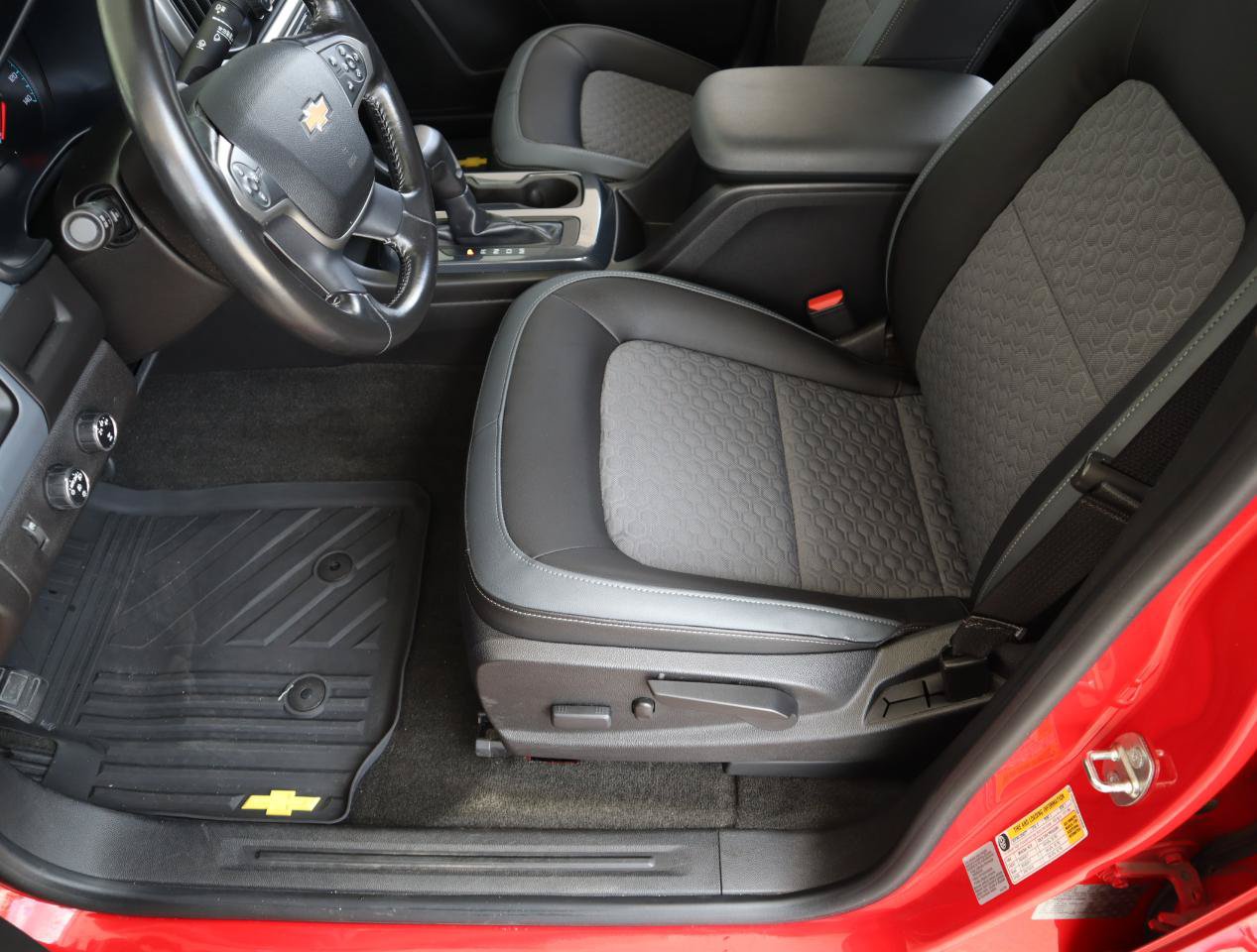 Used 2015 Chevrolet Colorado Z71 AWD/4WD image 37