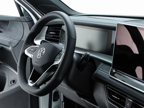 New 2026 Volkswagen Tiguan SE R-Line FWD image 35