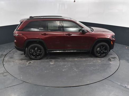 New 2025 Jeep Grand Cherokee Limited w/ Black Appearance Package AWD/4WD image 48