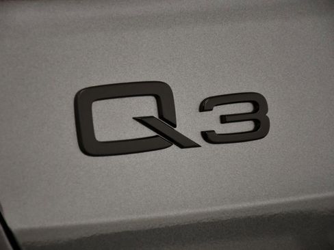 Used 2025 Audi Q3 2.0T Premium Plus w/ Premium Plus Package image 9