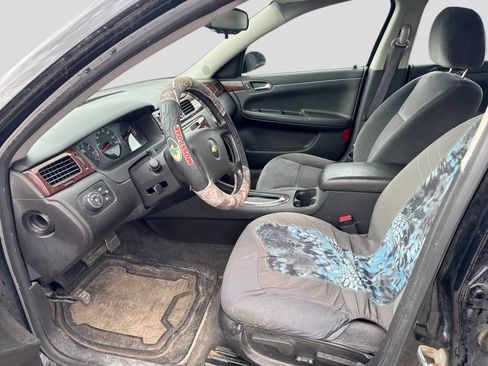 Used 2011 Chevrolet Impala LT FWD image 2