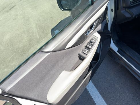 Used 2023 Subaru Outback Premium AWD/4WD image 7